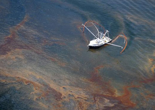 Взрыв на нефтяной платформе Deepwater Horizon в Мексиканском заливе Взрыв на нефтяной платформе Deepwater Horizon в Мексиканском заливе